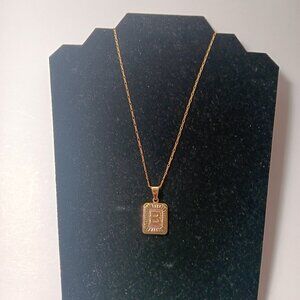 14 gold plated letter  necklace  B pendant  with  a chain  18 1/2